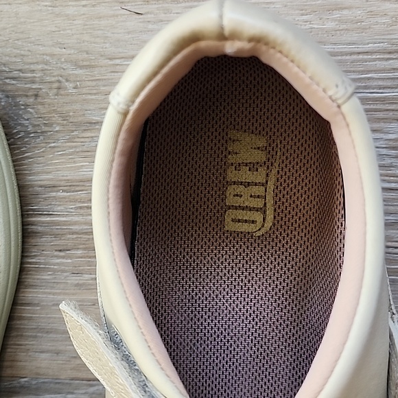 DREW WOMEN'S Cream Mary Jane Shoes